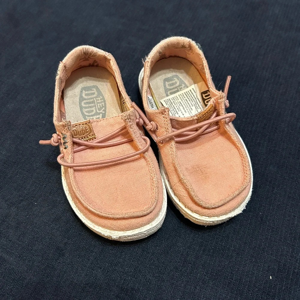 Hey Dude Kids Sneakers in Light Pink